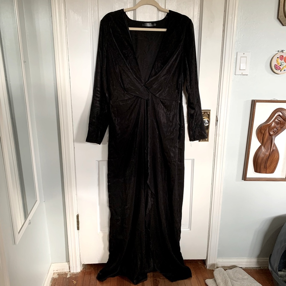 Long sleeve gown with leg slit